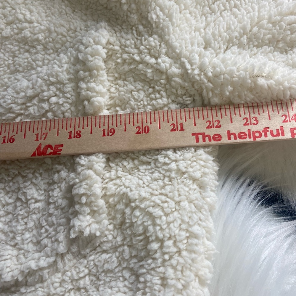 Women's Sz L White Soft Sherpa Fleece Jacket - Picture 10 of 13